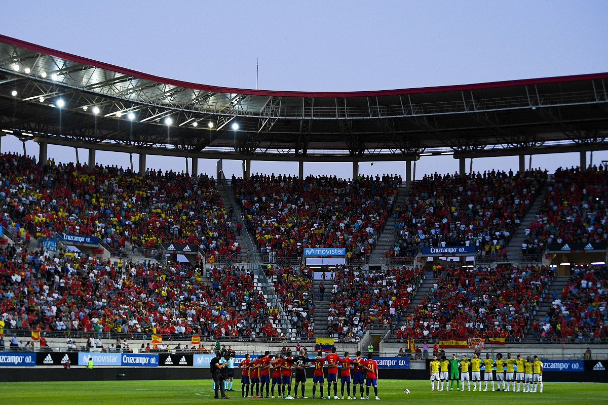 赛后德甲焦点战;尼斯复出首秀;赛场秩序良好;控场能力受关注的简单介绍 赛后德甲焦点战;尼斯复出首秀;赛场秩序良好;控场能力受关注的简单介绍