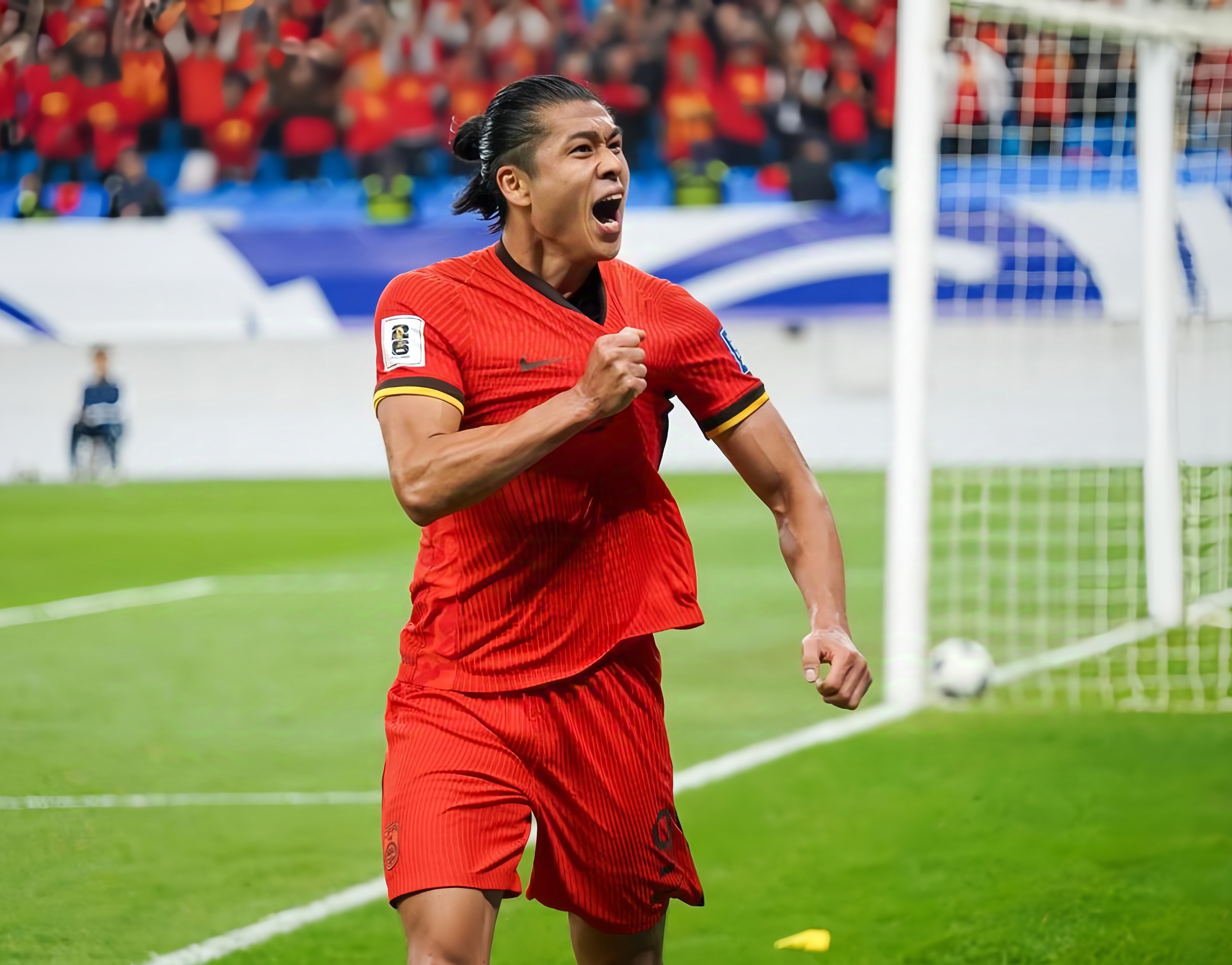 赛后德甲焦点战;尼斯复出首秀;赛场秩序良好;控场能力受关注的简单介绍 赛后德甲焦点战;尼斯复出首秀;赛场秩序良好;控场能力受关注的简单介绍