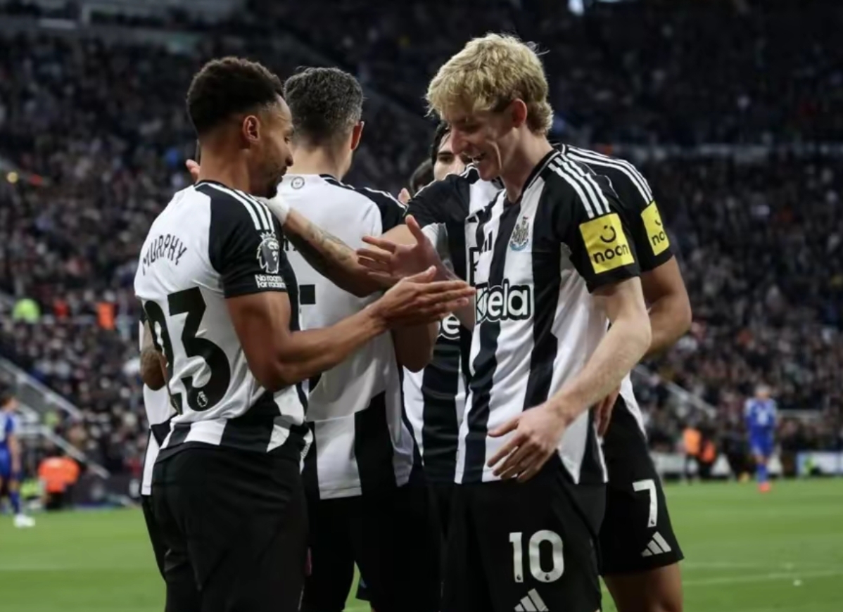 开云体育在线-包含国际比赛日切尔西调整名单以备英超；豪取连胜环节打磨；球迷炸锅；更衣室氛围转暖的词条